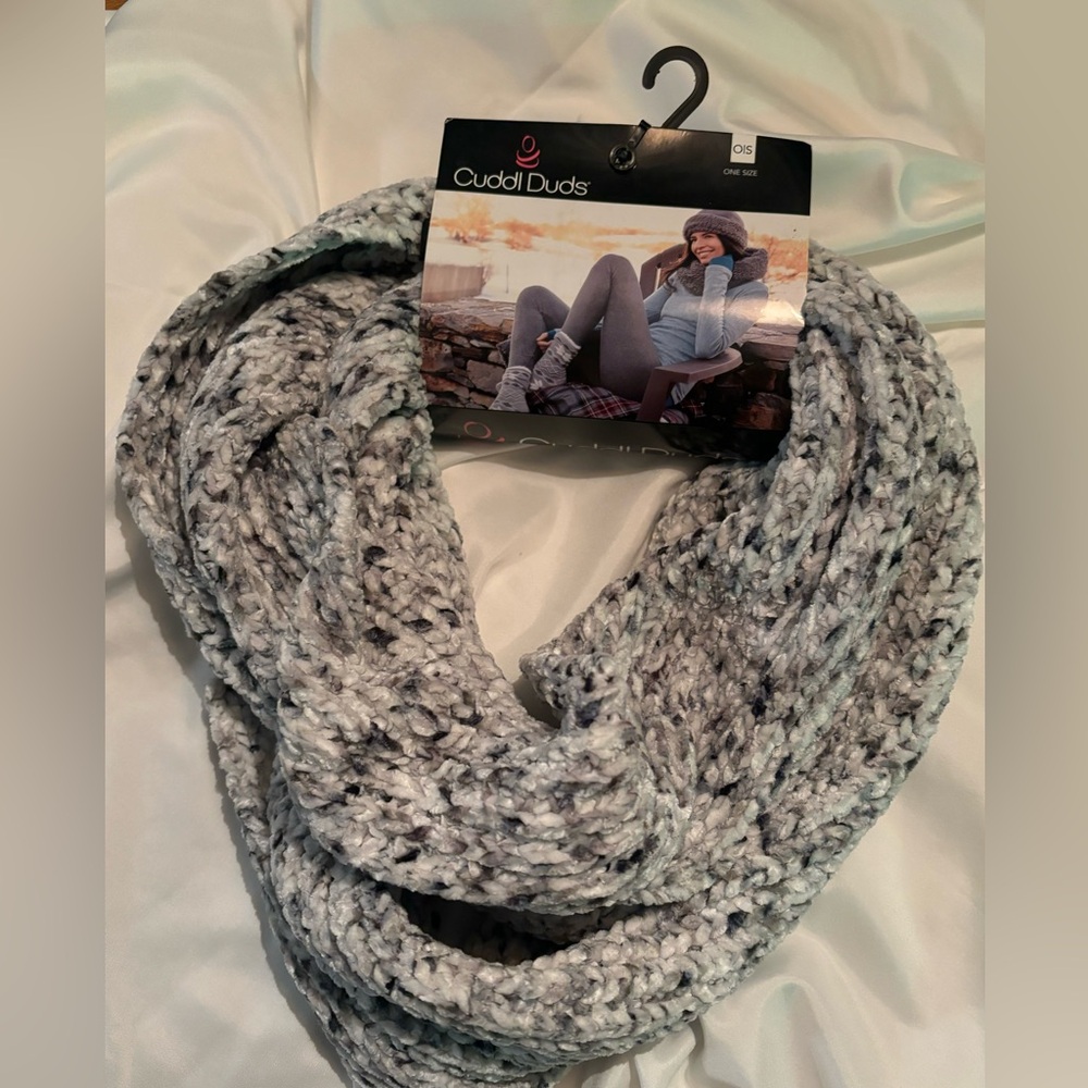 Cozy one piece scarf new with tags